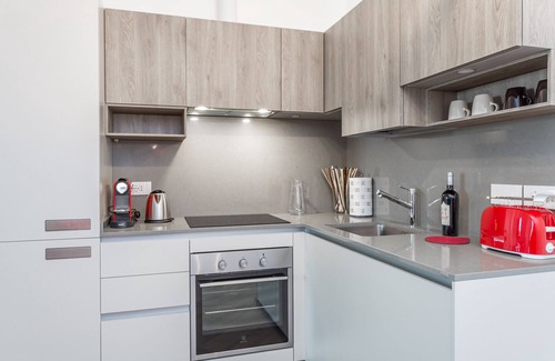 Gianicolense Apartment | Trastevere Modern Terraced Apt