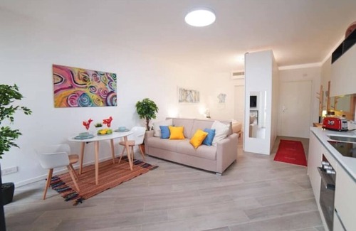 Testaccio Apartment | Trastevere Romantic & Chic | Kitchen | Balcony