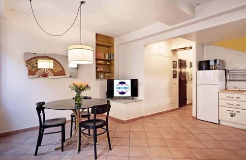 Trastevere Apartment | TrastevereHome - Secret Balcony in the Heart of Rome Trastevere