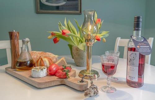 Ahlbeck House | traumHaff denkmalgeschützter Amalienhof Sauna, offener Kamin, Hund