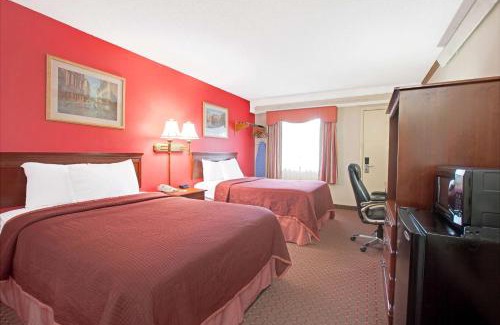 Parsippany Hotel | TraveIodge by Wyndham Parsippany