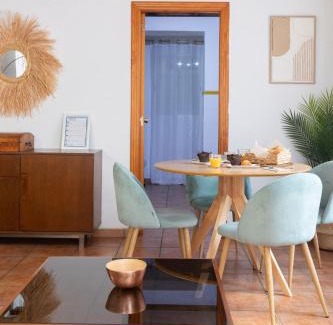 El Pilar Apartment | Travel Habitat Plaza del Pilar.