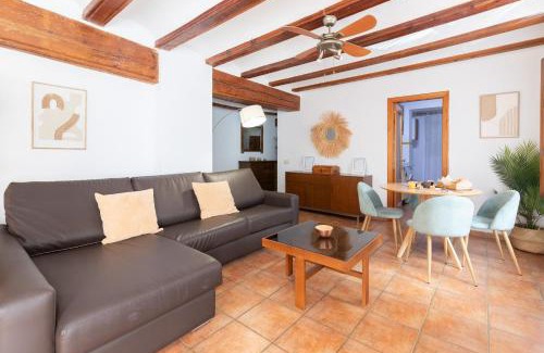 El Pilar Apartment | Travel Habitat Plaza del Pilar.