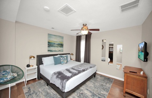 Northside House | Travel through the World - Missions House - Sleeps 11