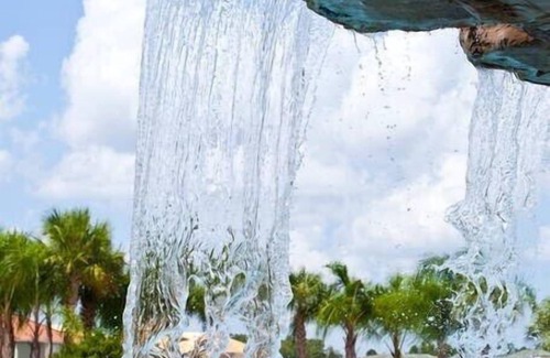 Lindfields House | Travel to Disney, and stay like your home!