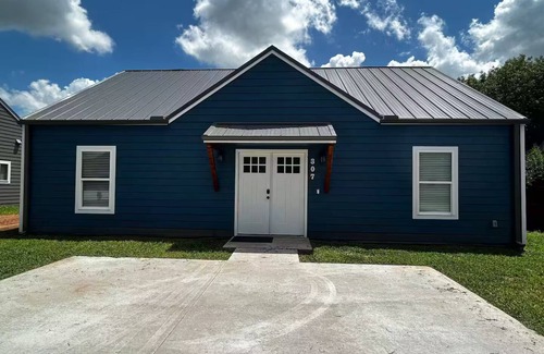 Stillwater House | Traveler House · New Build