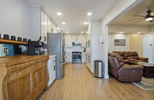 Edmond House | Traveler's House