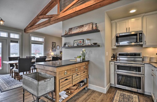 Stafford - Tualatin Valley Apartment | 'Traveler's Retreat' Studio w/Patio & Yard!