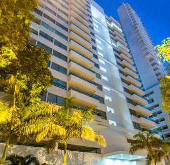 Castillogrande Apartment | Travelers Orange Cartagena