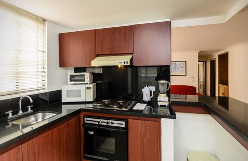 La Carolina Apartment | Travelers Suites Edificio Fontana Plaza