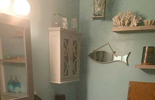 Sheboygan House | Traveling Nurses/Caddies/Corporate Room for rent in upscale neighborhood