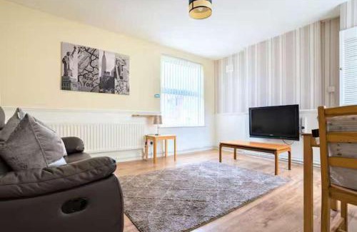 Liverpool Apartment | Travellers Economic Stays in Orrell Park