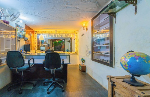 Amer Fort Road Hotel | Travellers Village