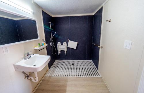 Southwest Orlando Hotel | Travelodge by Wyndham Orlando at Heart of International Drive