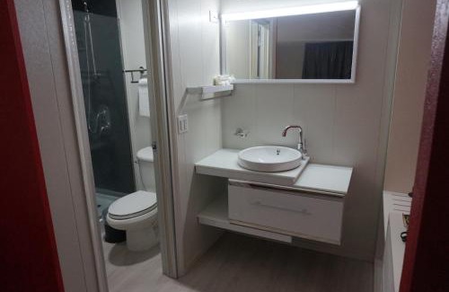 Southwest Orlando Hotel | Travelodge by Wyndham Orlando at Heart of International Drive