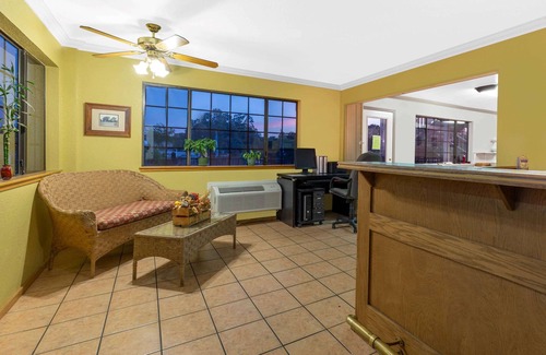 Altaville Hotel | Travelodge by Wyndham Angels Camp CA