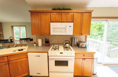 Traverse City House | Traverse City Therapy-HotTub/PoolTable/Fireplace
