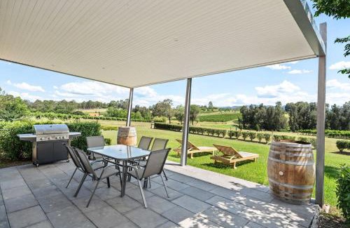 Pokolbin House | Travertine Vineyard Retreat - Stay Among the Vines