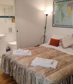 Santa Maria Novella Bed & Breakfast | Tre Gigli a Firenze, 5 minutes from station, via Palazzuolo 55