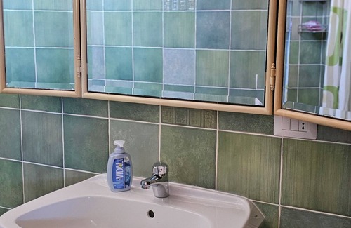 Caltagirone Apartment | Tre Palmi, minicasa con ampia veranda, giardino, parcheggio e bbq