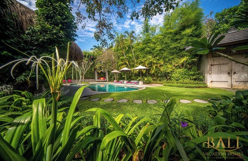 Central Seminyak Villa | Treasure in the Heart of Seminyak, a Luxury Bali Experience!