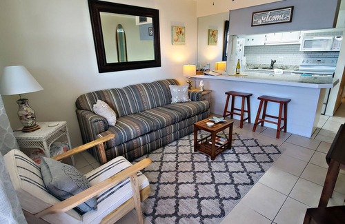 Sunset Beach Condo | Treasure Island Getaway 1/1 with water views and on-site pool!