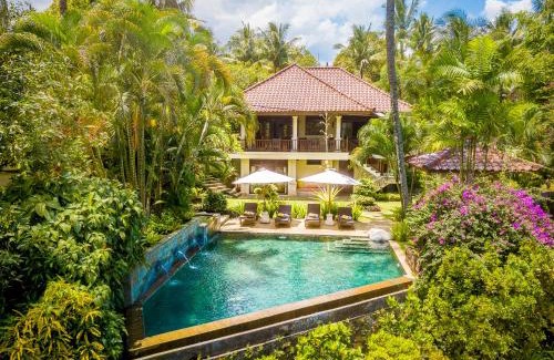 Rangdu Villa | Treasure of Bali, 3BR villa, infinity pool, staff