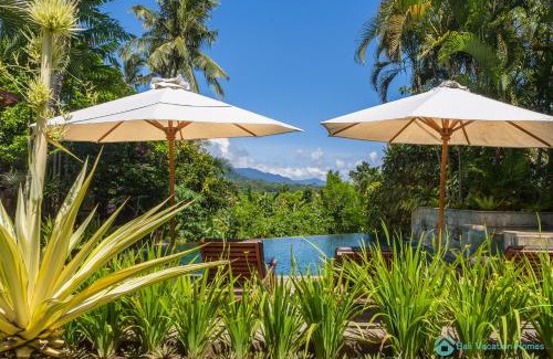 Rangdu Villa | Treasure of Bali, 3BR villa, infinity pool, staff