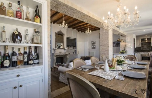 Rione IV Campo Marzio Apartment | TreasureRome Spanish Steps Terrace