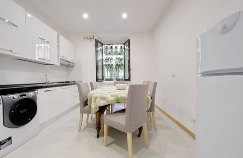 Rione II Trevi Apartment | TreasureRome - Spanish Steps Family Home