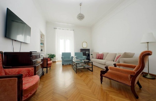 Rione II Trevi Apartment | TreasureRome - Spanish Steps Family Home