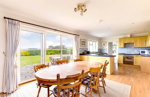 Trebetherick Cottage | TREBARTHA, pet friendly, with a garden in Daymer Bay