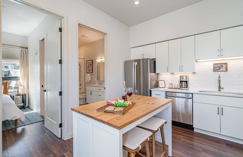 Edgehill Cottage | Treble Maker -rooftop Lounge - Pool - In Music Row