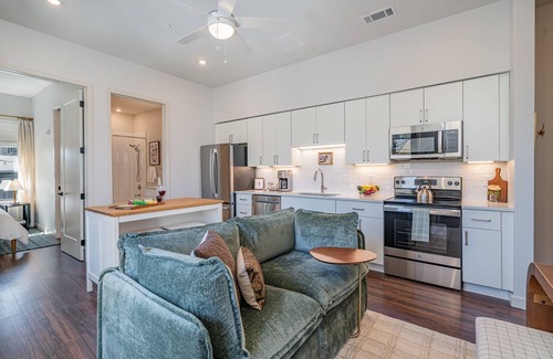Edgehill Cottage | Treble Maker -rooftop Lounge - Pool - In Music Row