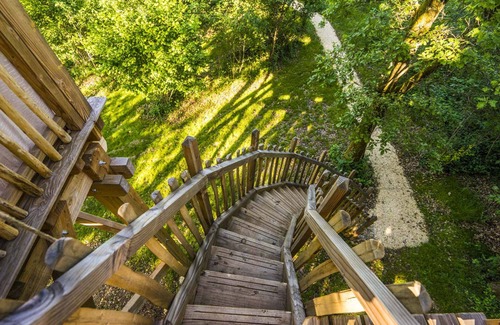 Savignac-de-Miremont Cabin | Tree house with private spa