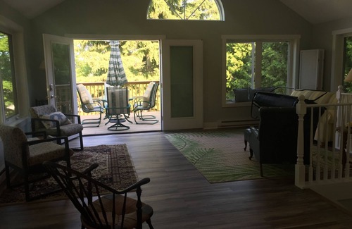 Elberta Apartment | Tree House Apt Overlooking Beautiful Betsie Bay, Near magnificent Lake overlook