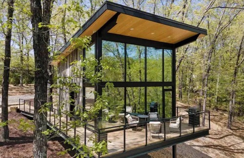 Indian Point House | Tree + House at Indian Point
