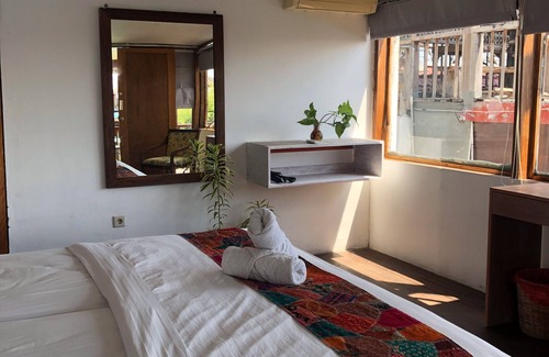 Mumbul Hotel | Tree House Lodge