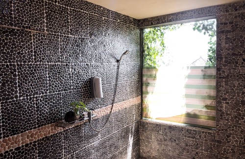 Mumbul Hotel | Tree House Lodge