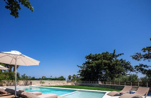 Tria Monastiria Villa | Tree Life Residence