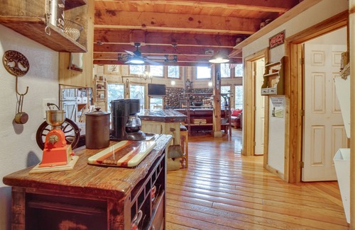 McCall Cabin | Tree-Lined McCall Cabin: Walk to Payette River!