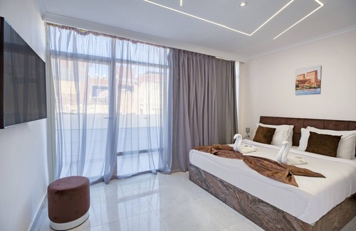 Kafrat al Jabal Bed & Breakfast | Tree Lounge Pyramids View INN, Sphinx Giza.