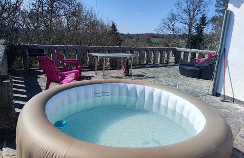 Huelgoat Cottage | Tree oasis .canopy terrace