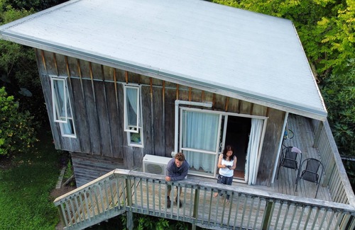 Pakaraka Cottage | Tree top cottage树上小木屋Bay of islands, Paihia