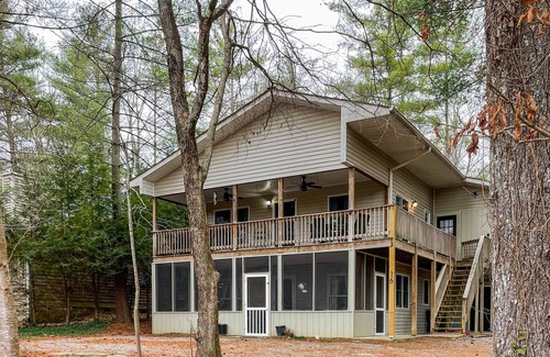 Arden Apartment | Tree Top Retreat minutes from the airport and downtown Asheville
