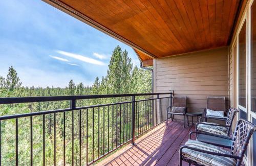 Bend Apartment | Tree Top Retreat