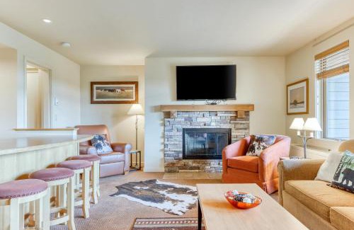 Bend Apartment | Tree Top Retreat
