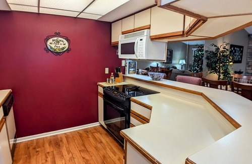 Table Rock Condo | Tree Top Terrace~NEW LISTING!~Pointe Royale Resort~Pools~Hottub