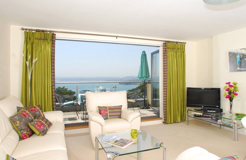 Torquay City Centre Apartment | Tree Tops - A4 Masts