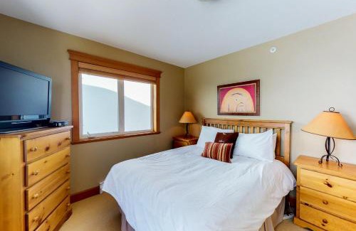 Big White Ski Resort House | Tree Tops